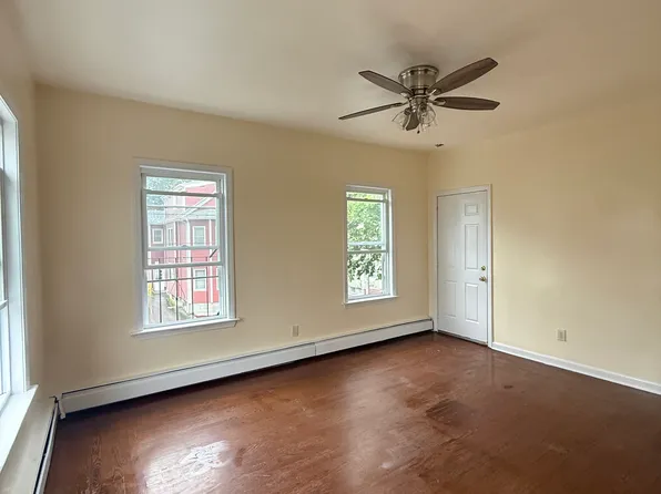 53 Johnson St, Pawtucket, RI 02860