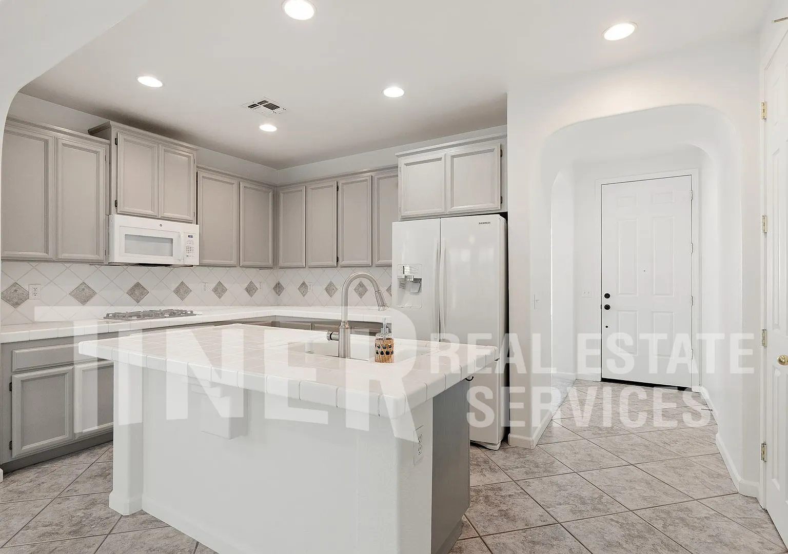 1580 Charm Way - Tier 2 North Natomas Home — Photo 3