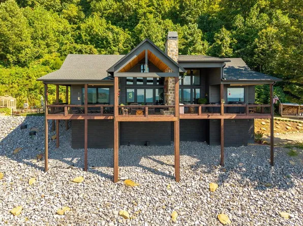 100 Little Den Rd, Murphy, NC 28906