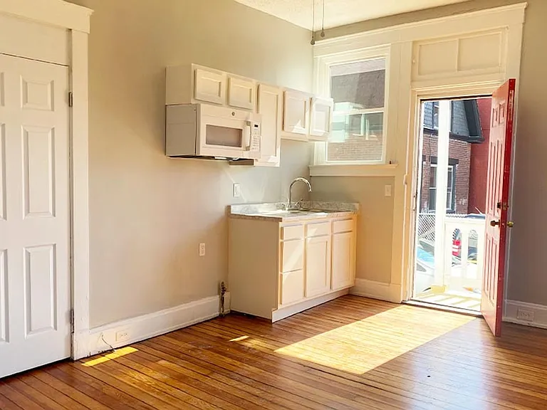 2823 Glendora Ave — Photo 1