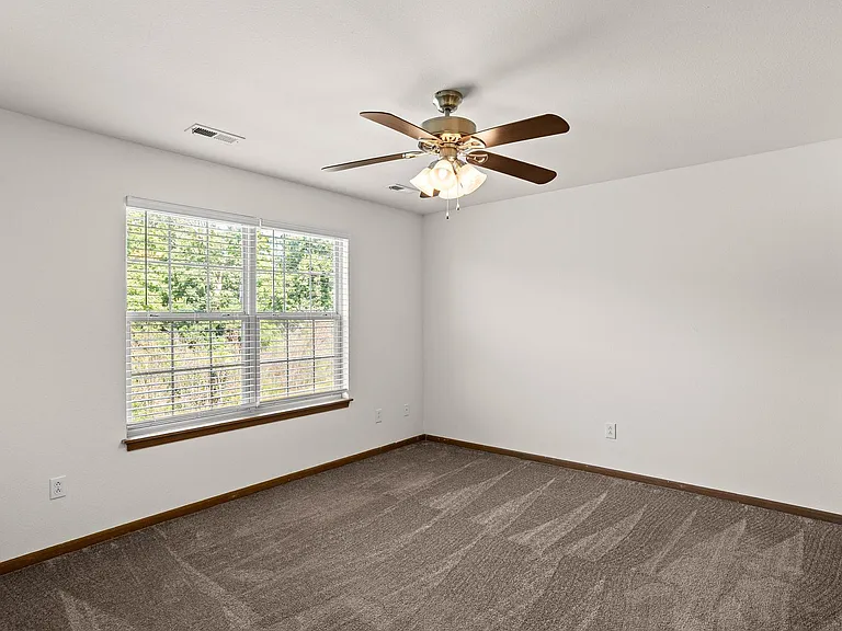 701-703 Glenstone Dr. — Photo 26