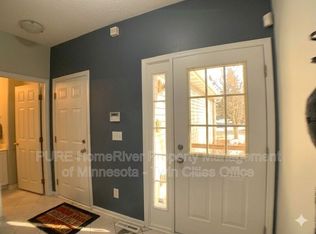 2245 Creekside Ct, Eagan, MN 55122