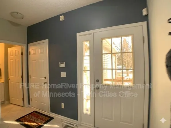 2245 Creekside Ct, Eagan, MN 55122