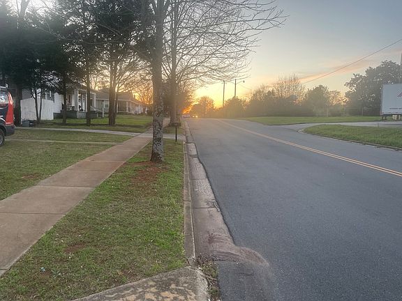 4th image of 309 6th Ave