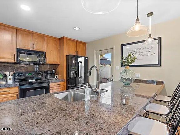 5th image of 6413 E Cambridge Ave #1