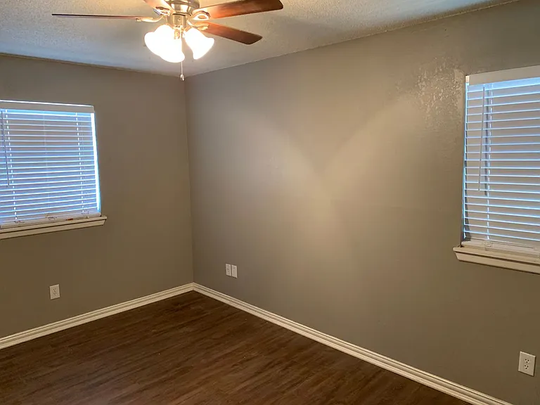 4534 Marshall St — Photo 13