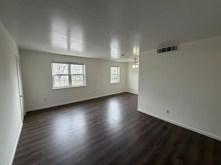 227 Whiteland Ave — Photo 8