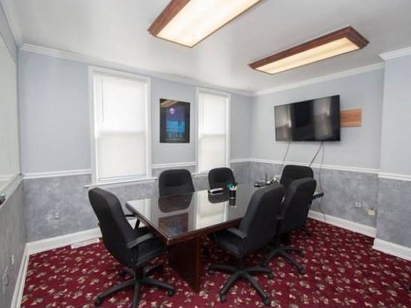 Conference or dining room