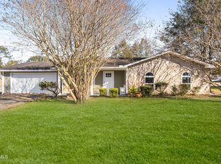 1290 Churchill Dr, Ocean Springs, MS 39564