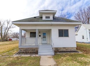 207 NW 1st St, Casey, IL 62420