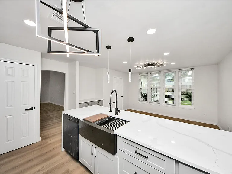 15719 Baytree Dr — Photo 7