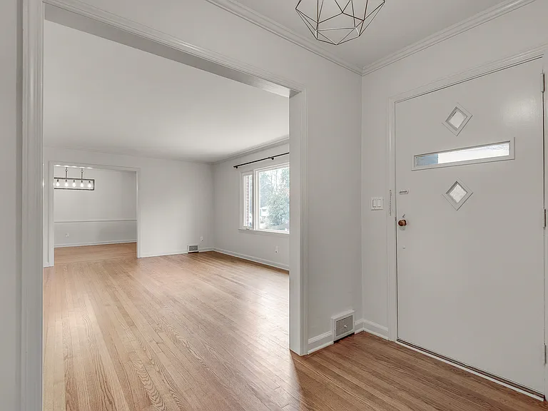 675 N Superior Ave — Photo 13