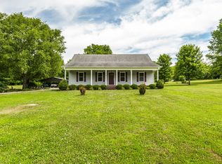 365 Mutton Hollow Hill Rd, Bethpage, TN 37022