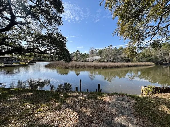 5770 Trout Bayou Cir, Milton, FL 32583