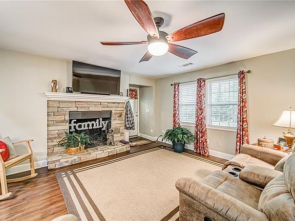 5th image of 1144 Upper Sweetwater Trl SE