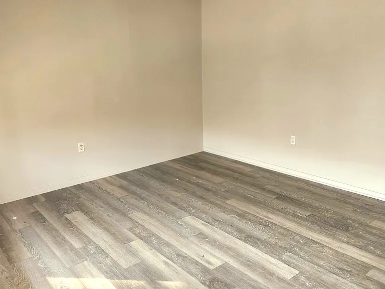 985 Monet Dr — Photo 2
