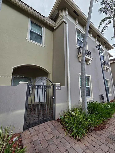 2851 W Prospect Rd #404 Photo 1