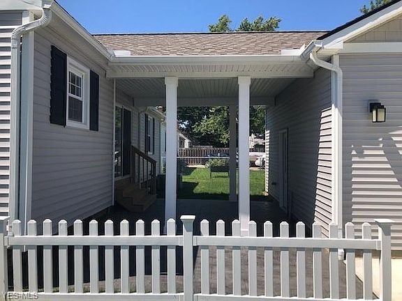 3rd image of 29735 Green Dr