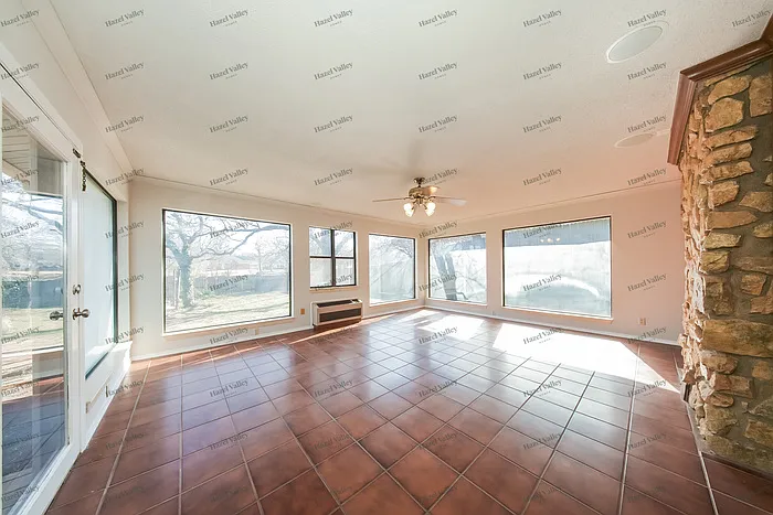 2208 Brookhaven Ct — Photo 5