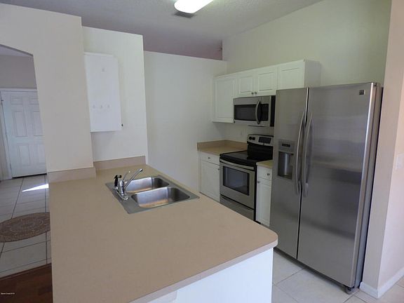 3rd image of 5392 Yaupon Holly Dr