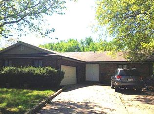 2118 Austin Dr, Springfield, IL 62704