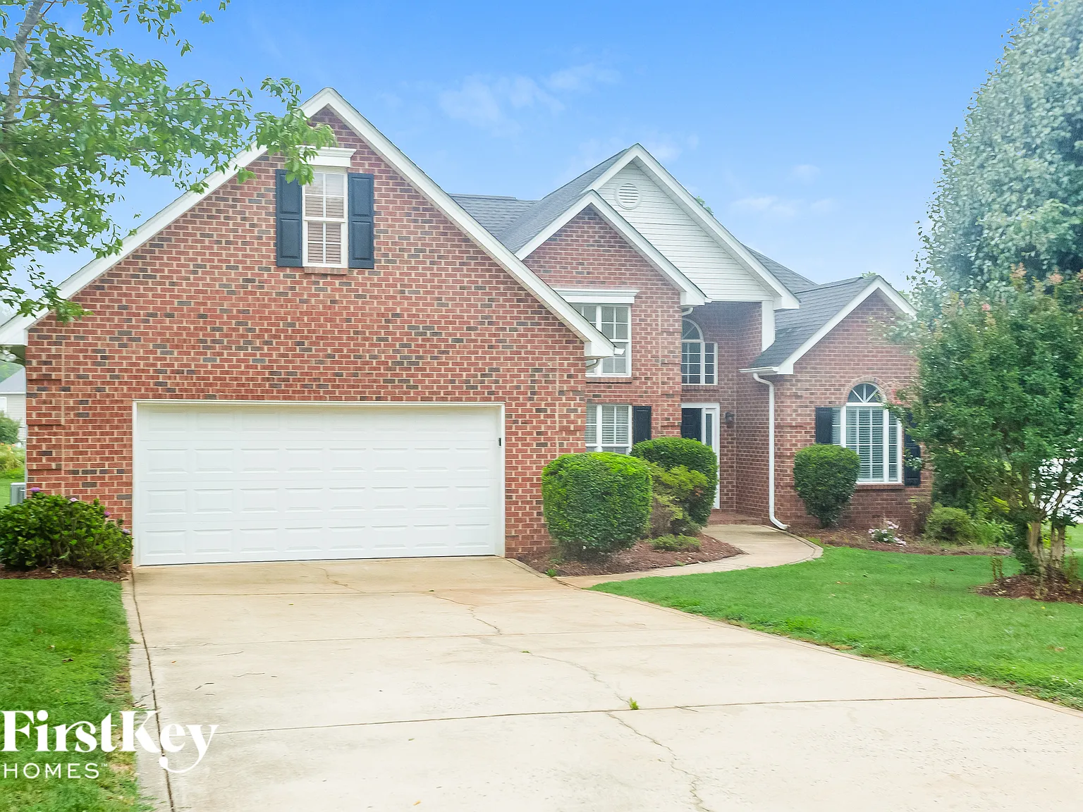 3 bed, 2.0 bath, 2022 sqft, $2,580 — Photo 3