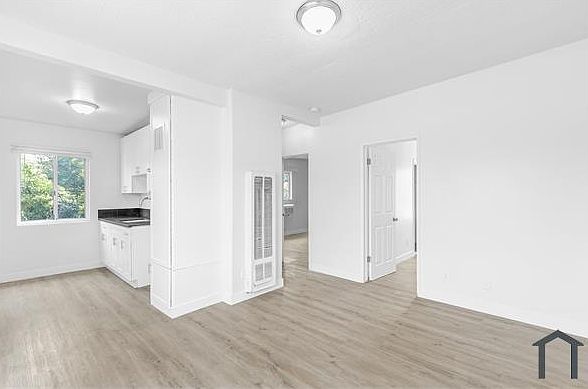 1st image of 1618 E Vernon Ave #1622-D