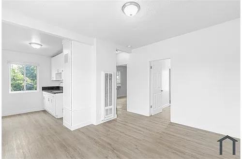 1618 E Vernon Ave #1622-D Photo 1