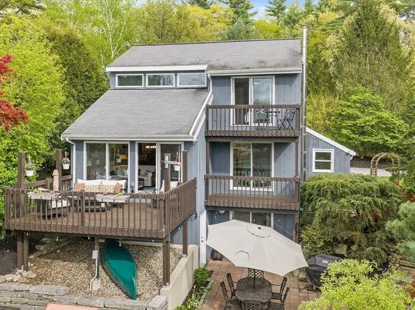 40 Mountain Lakes Trl, Groton, MA 01450