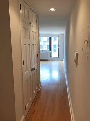 Rented by Metropolis Real Estate of Manhattan | media 37