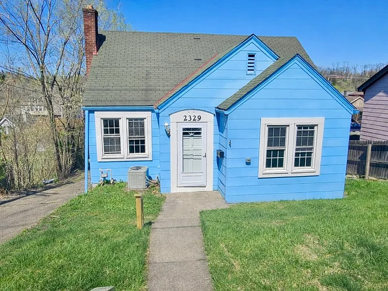 2329 School St — Photo 1