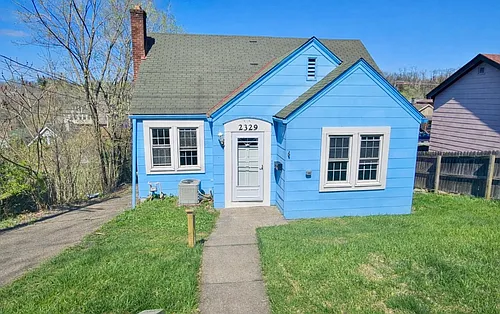 2329 School St Photo 1