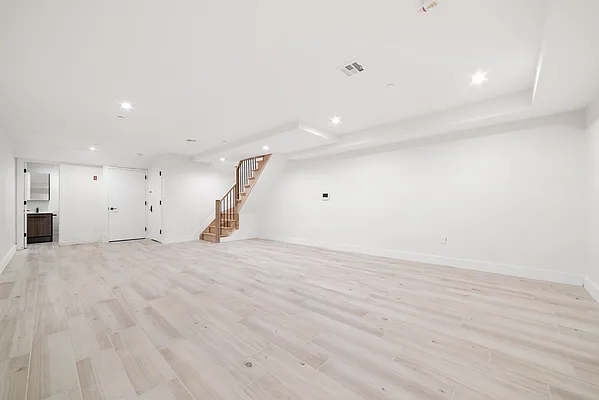 Rented by STY Management LLC | media 25