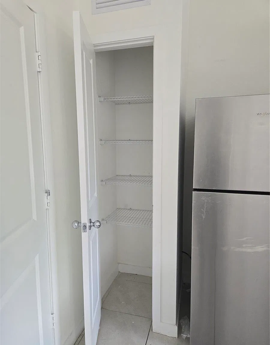 3 bed, 1428 sqft, $2,700 — Photo 4