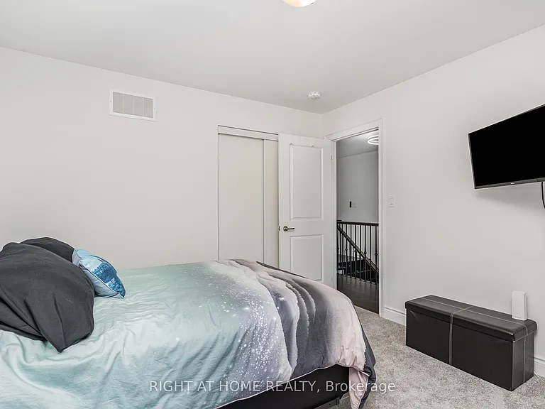 27 Lisa St — Photo 22