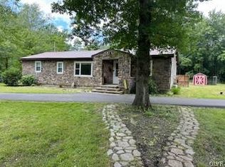 1198 Lake Minsi Dr, Bangor, PA 18013