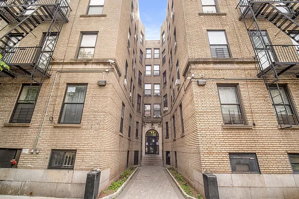 Rented by Compass | media 35