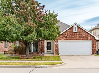 6806 Lakehurst Ln, Sachse, TX 75048