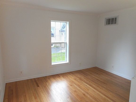 2nd image of 9624 S Merton Ave