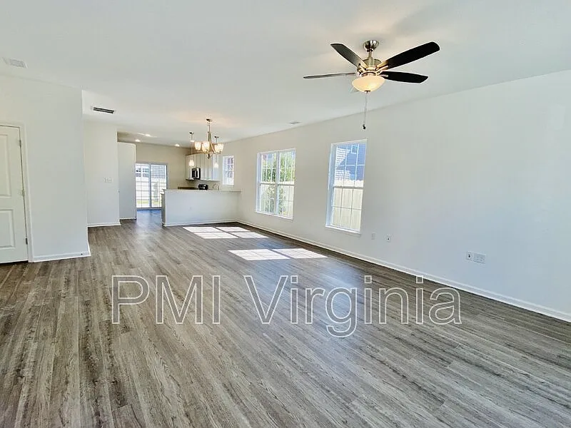 4 bed, 3.5 bath, 2250 sqft, $3,200 — Photo 2