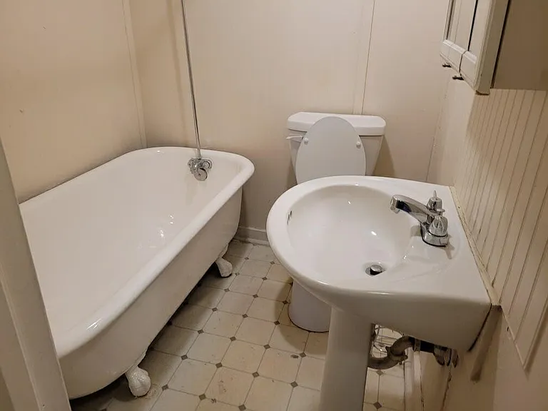10404 Warwick Blvd #3 — Photo 7