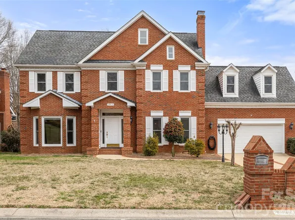 2908 Planters Walk Ct, Charlotte, NC 28210