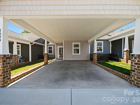 3rd image of 1520 28th Street Ln SE