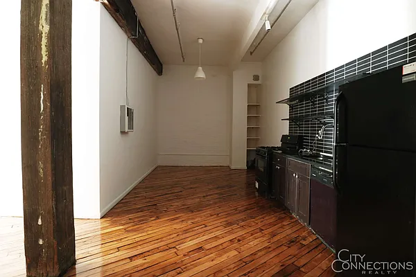 Rented by City Connections Realty | media 15