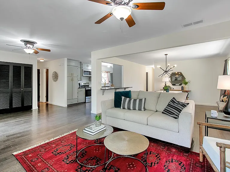 1401 N Stratford Ln — Photo 12