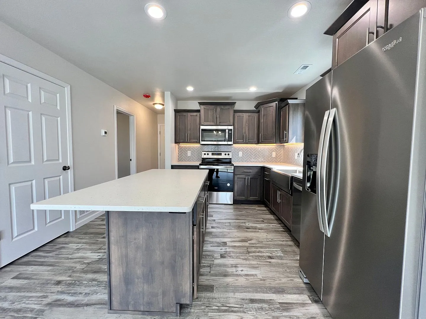 4 Bed | 2 Bath | 2 Stall Garage | Single Family Home — Photo 3