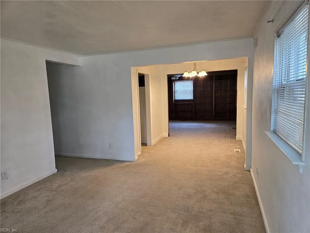 3 bed, 1.0 bath, 1224 sqft, $1,600 — Photo 4