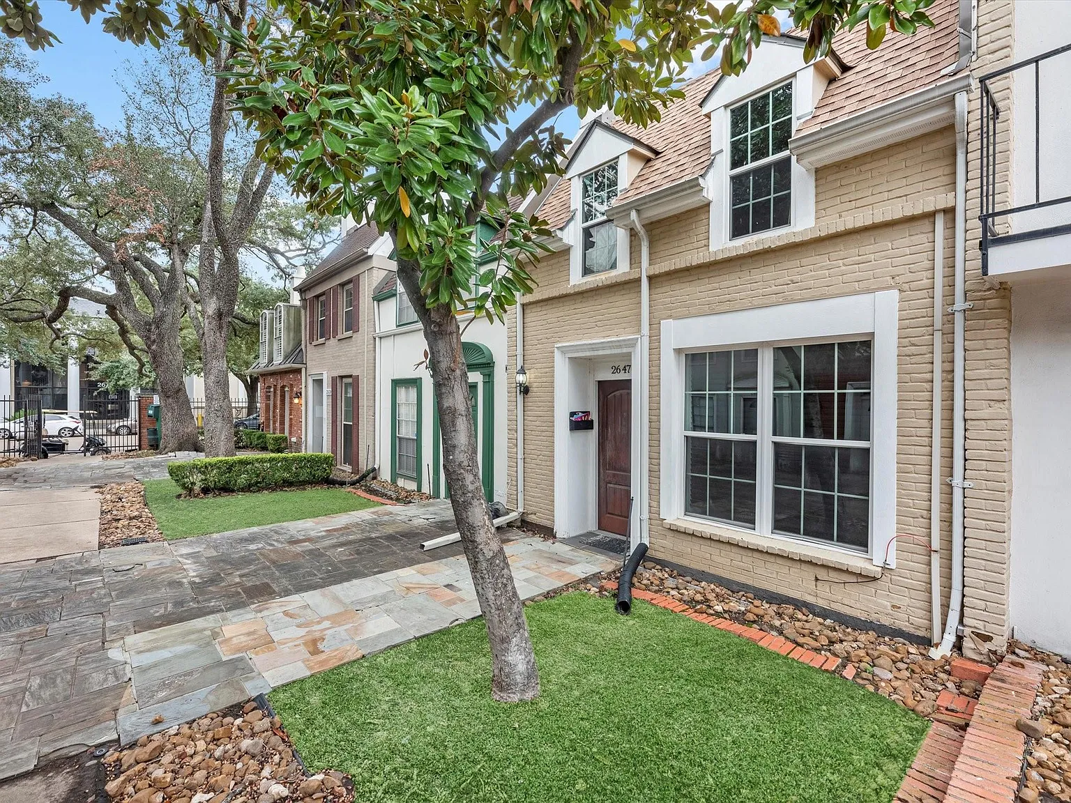 2 bed, 1.5 bath, 1088 sqft, $1,450 — Photo 3