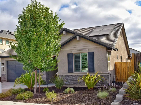 1361 Azalea Dr, Hollister, CA 95023