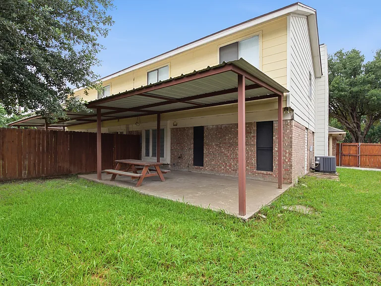 3636 Country Club Dr W — Photo 22